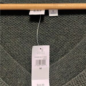 Gap v neck sweater